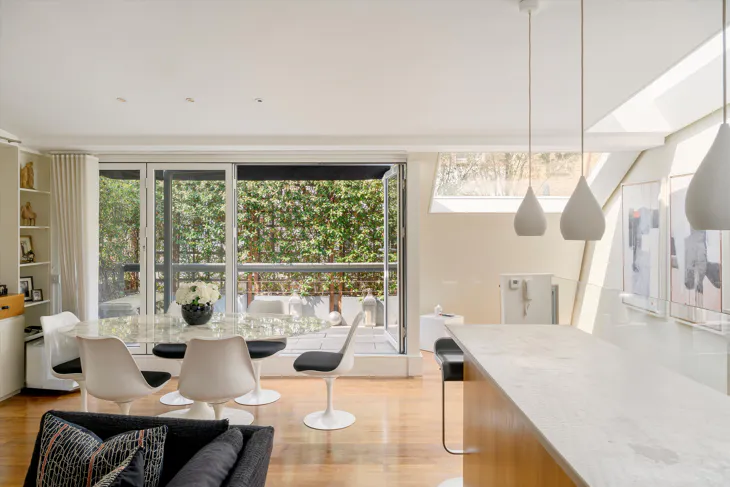 Flat Cadogan Lane in Greater London
