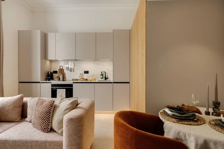 Flat Pembridge Gardens in Greater London