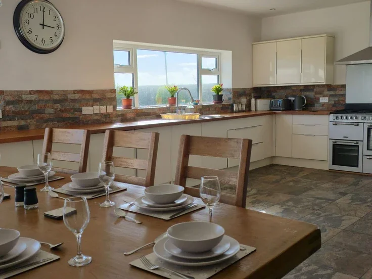House Pig y Rhos in Burwen