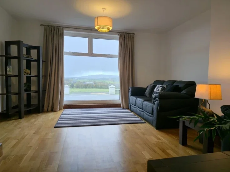 House Pig y Rhos in Burwen