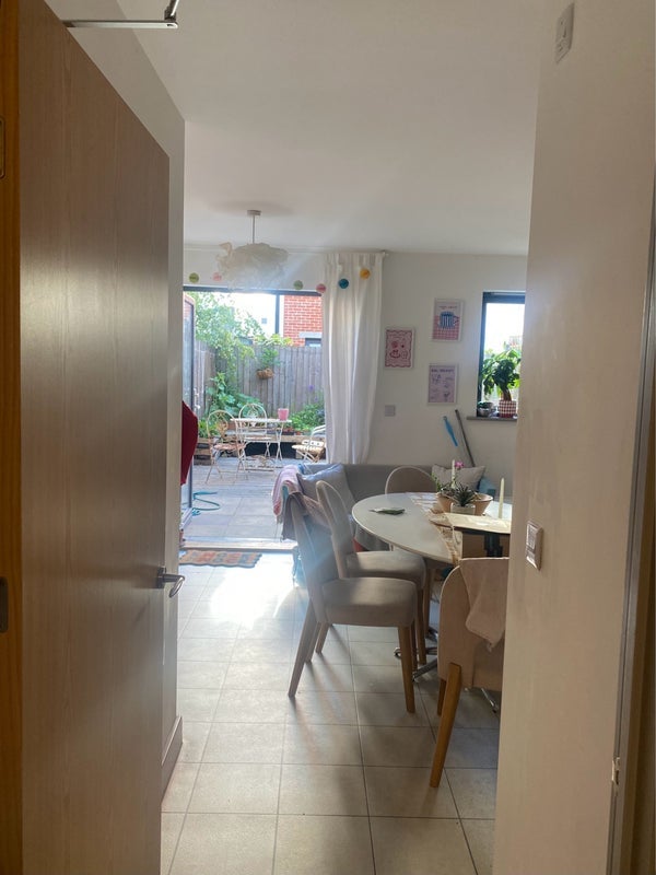 Room Central Road in Bristol