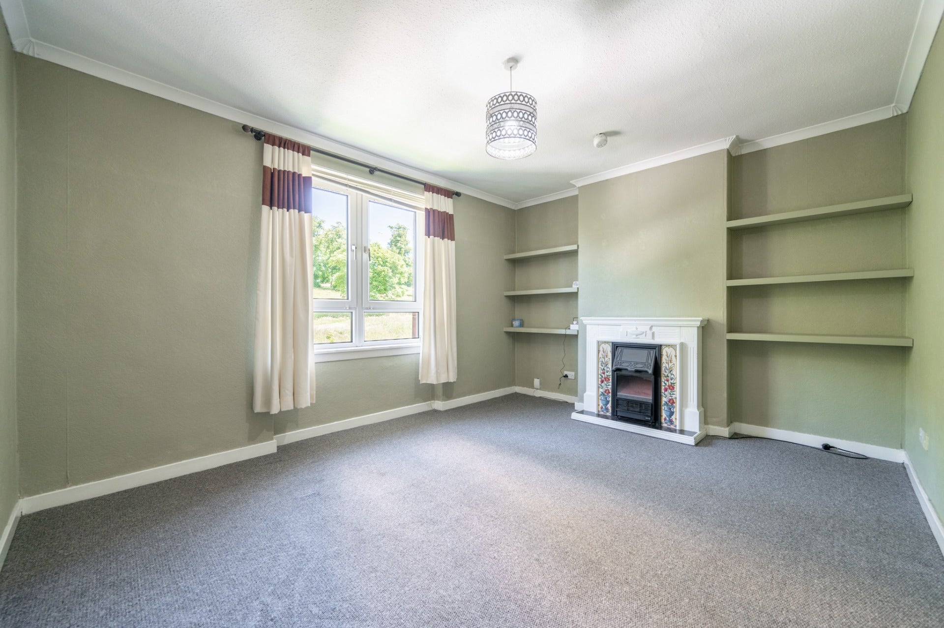 Flat Larchfield Place in Glasgow