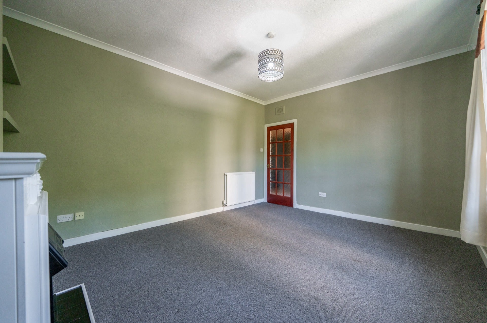 Flat Larchfield Place in Glasgow
