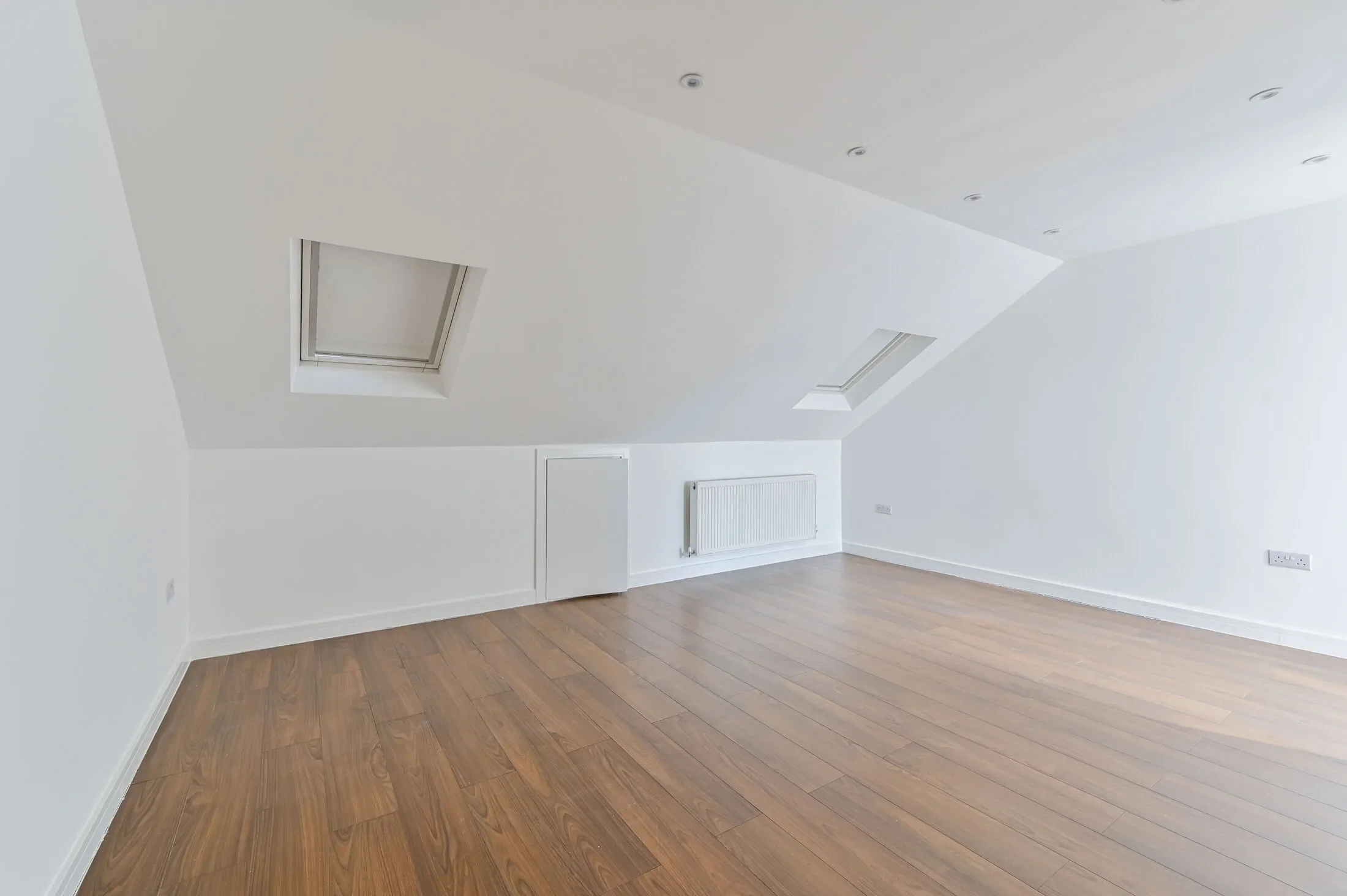Flat Upper Tooting Road in Greater London