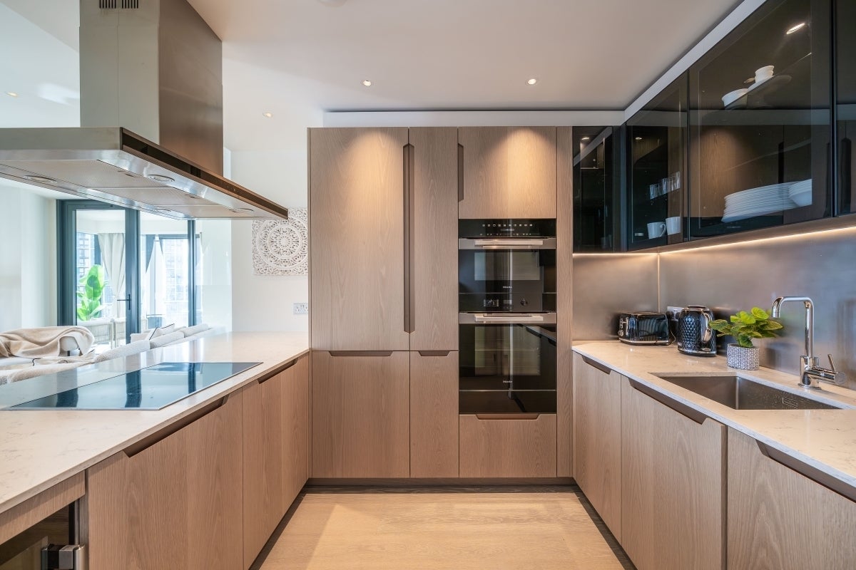 Flat Nine Elms Lane in Greater London
