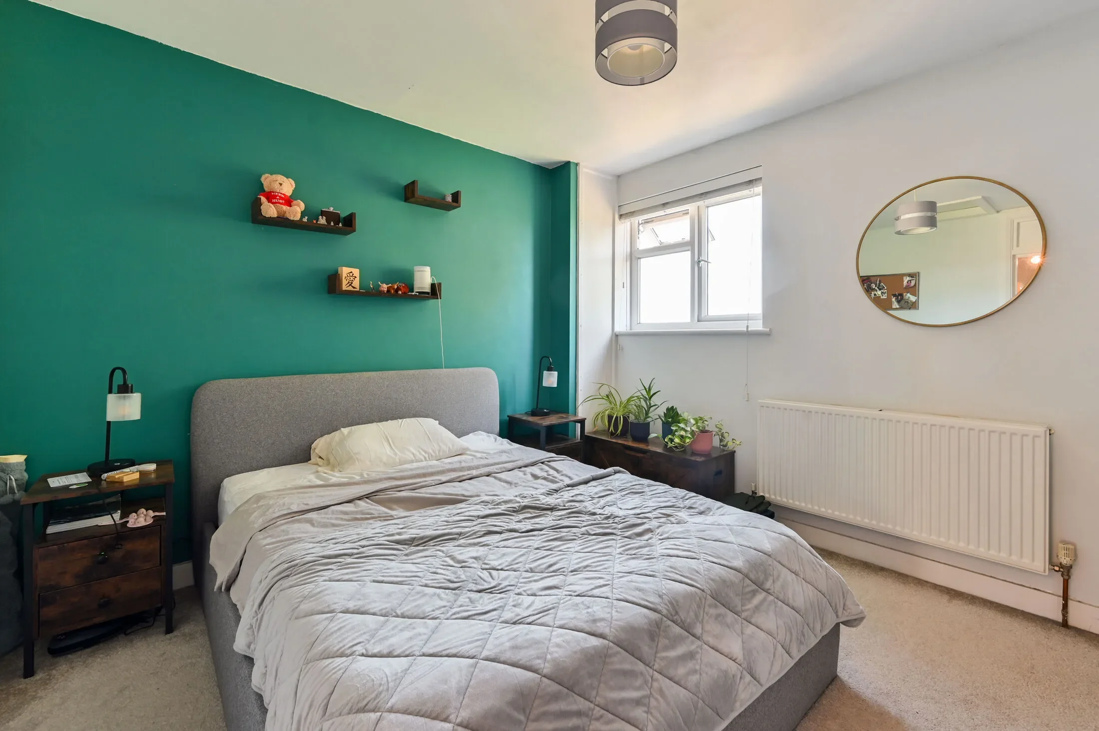 Flat Pountney Road in Greater London