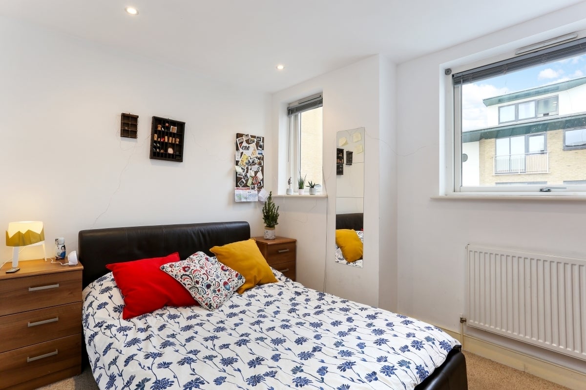 Flat Kilburn Lane in Greater London