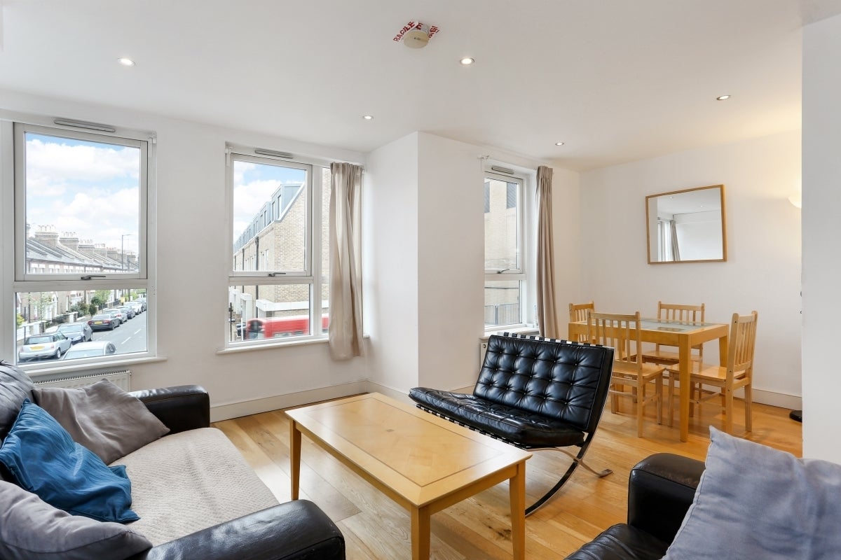 Flat Kilburn Lane in Greater London