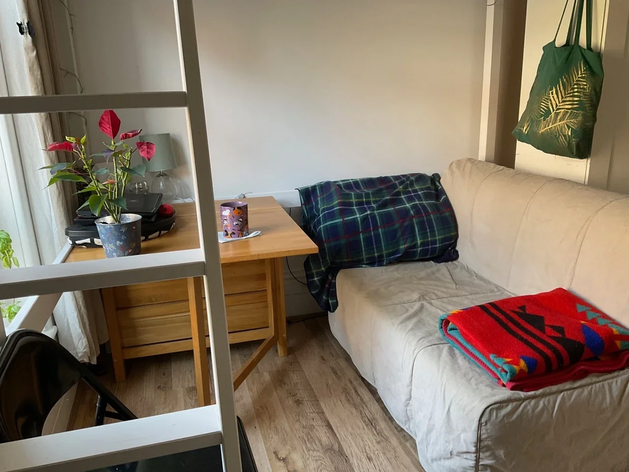Flat Ormeley Road in Greater London