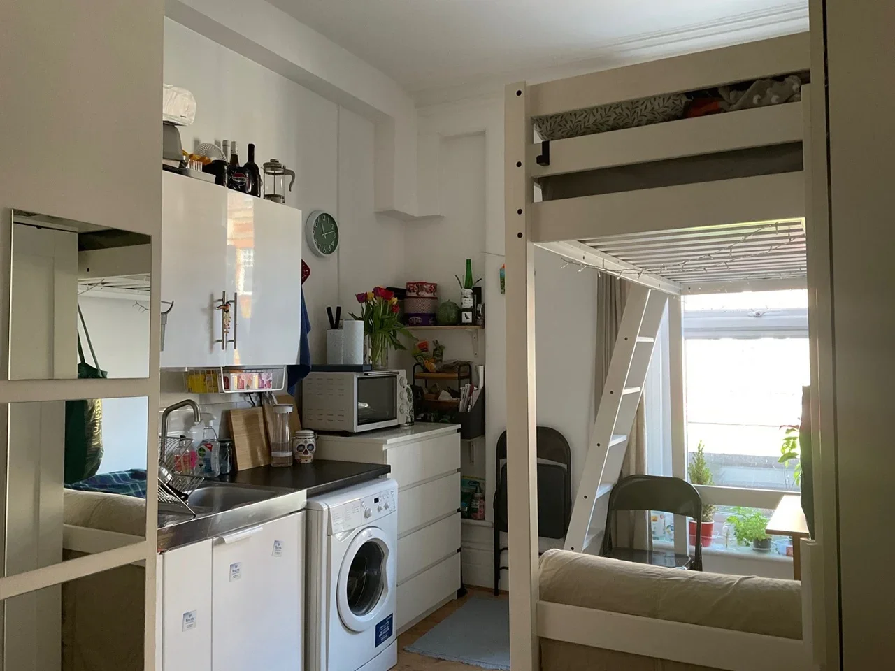 Flat Ormeley Road in Greater London