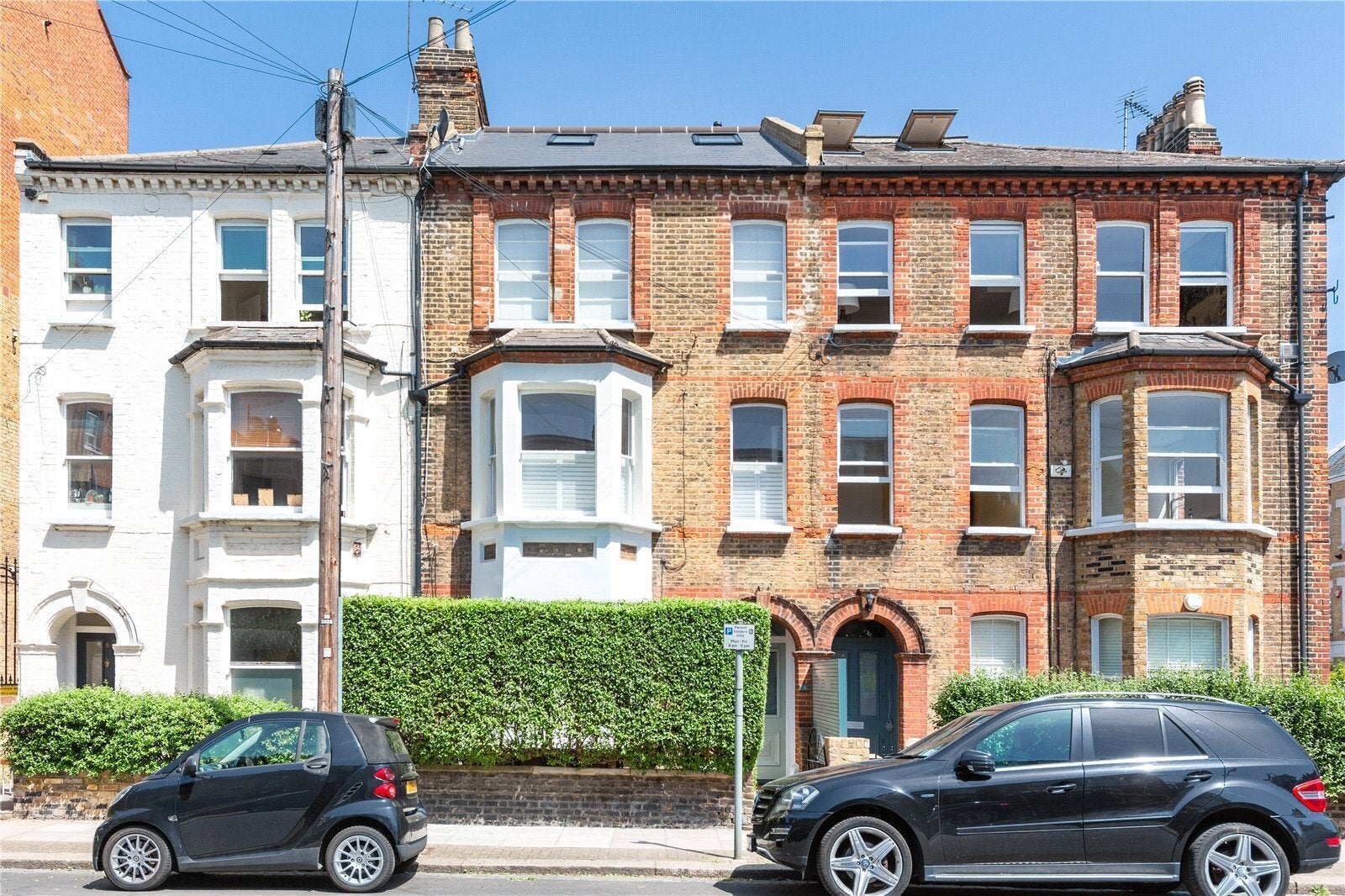 Flat Brynmaer Road in Greater London