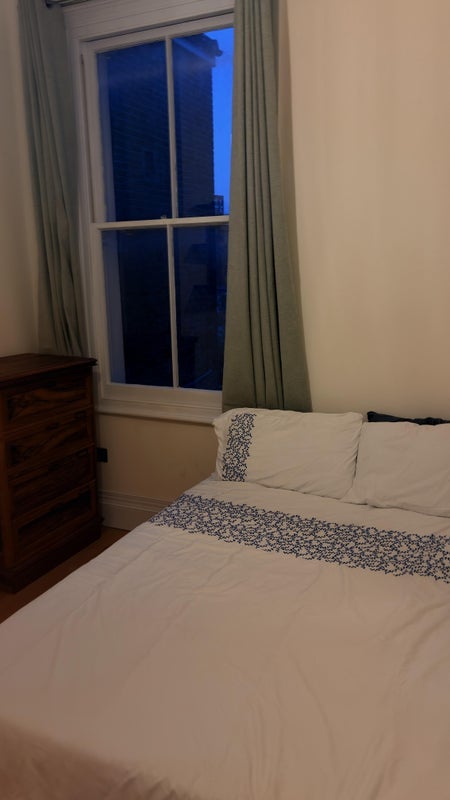 Room Saltram Crescent in City of Westminster