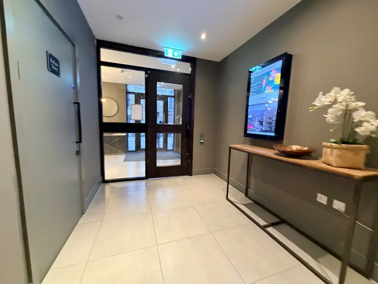 Flat Exchange Gardens in Greater London