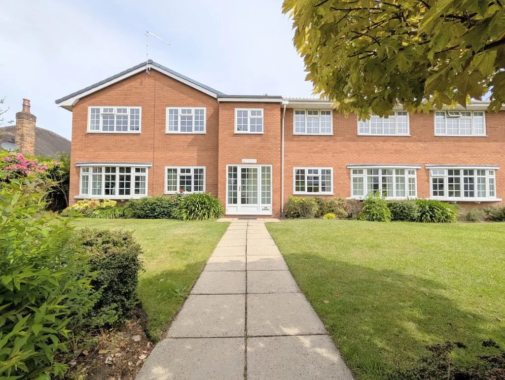 Flat Salford Road in Sefton