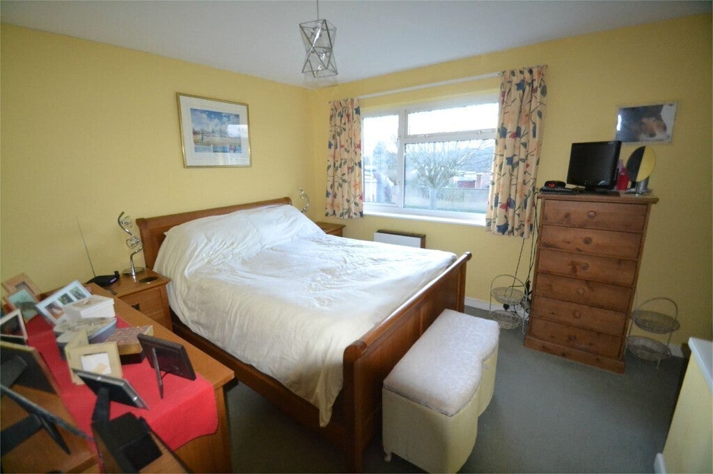 House Pine Tree Close in Bridgwater