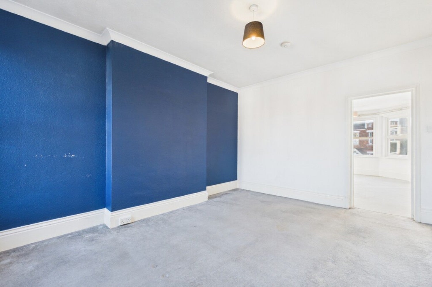 Flat Cheriton Road in Folkestone and Hythe District