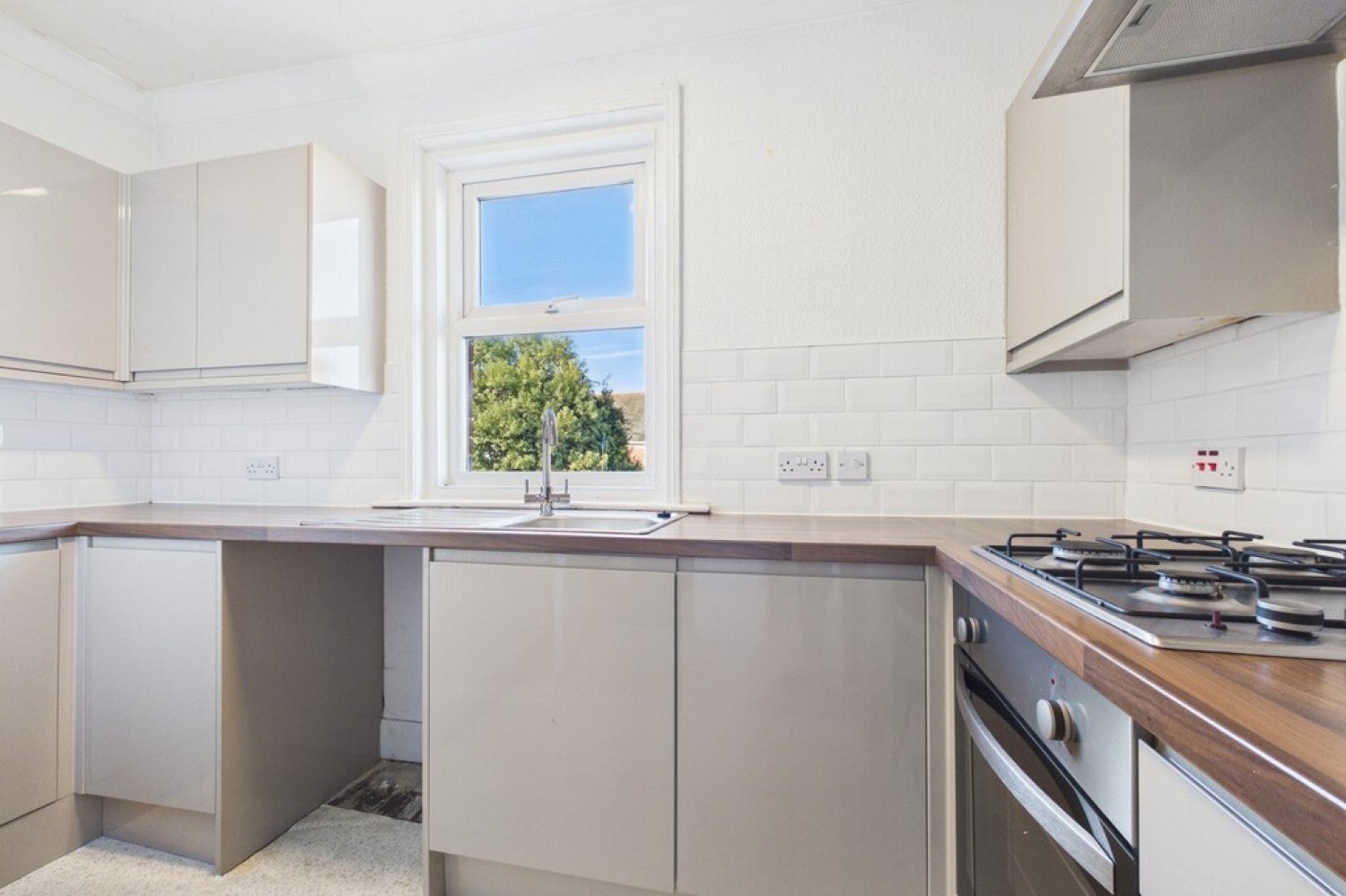 Flat Cheriton Road in Folkestone and Hythe District