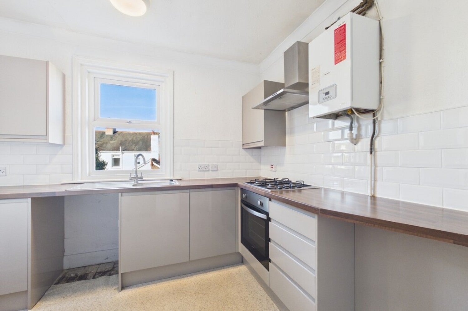 Flat Cheriton Road in Folkestone and Hythe District