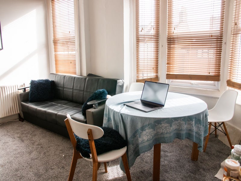 Flat Frith Road in Greater London