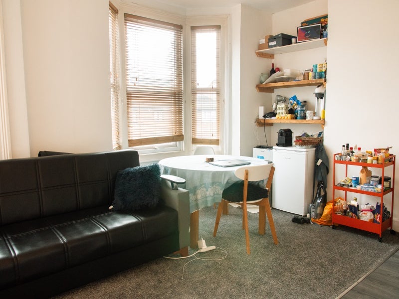 Flat Frith Road in Greater London