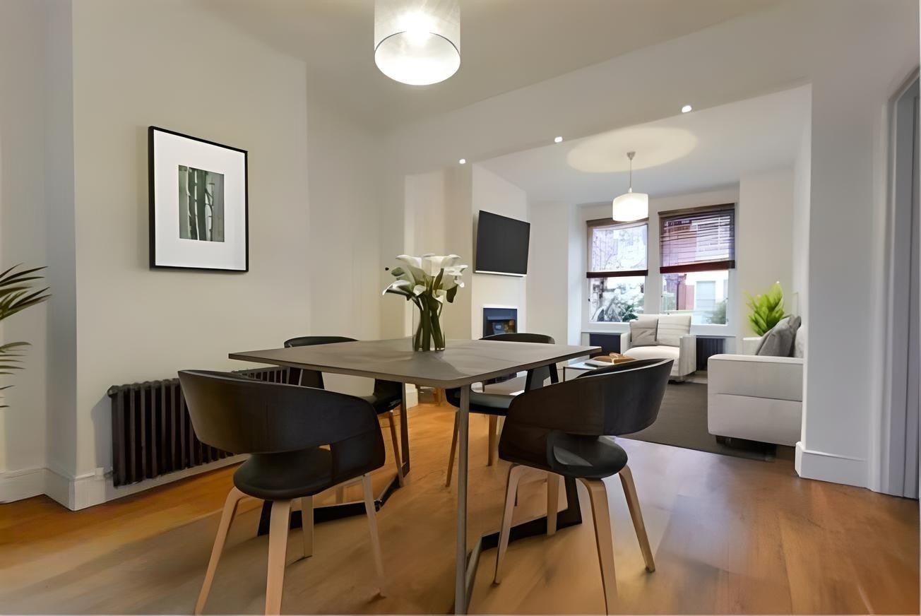 House Hotham Road in Greater London