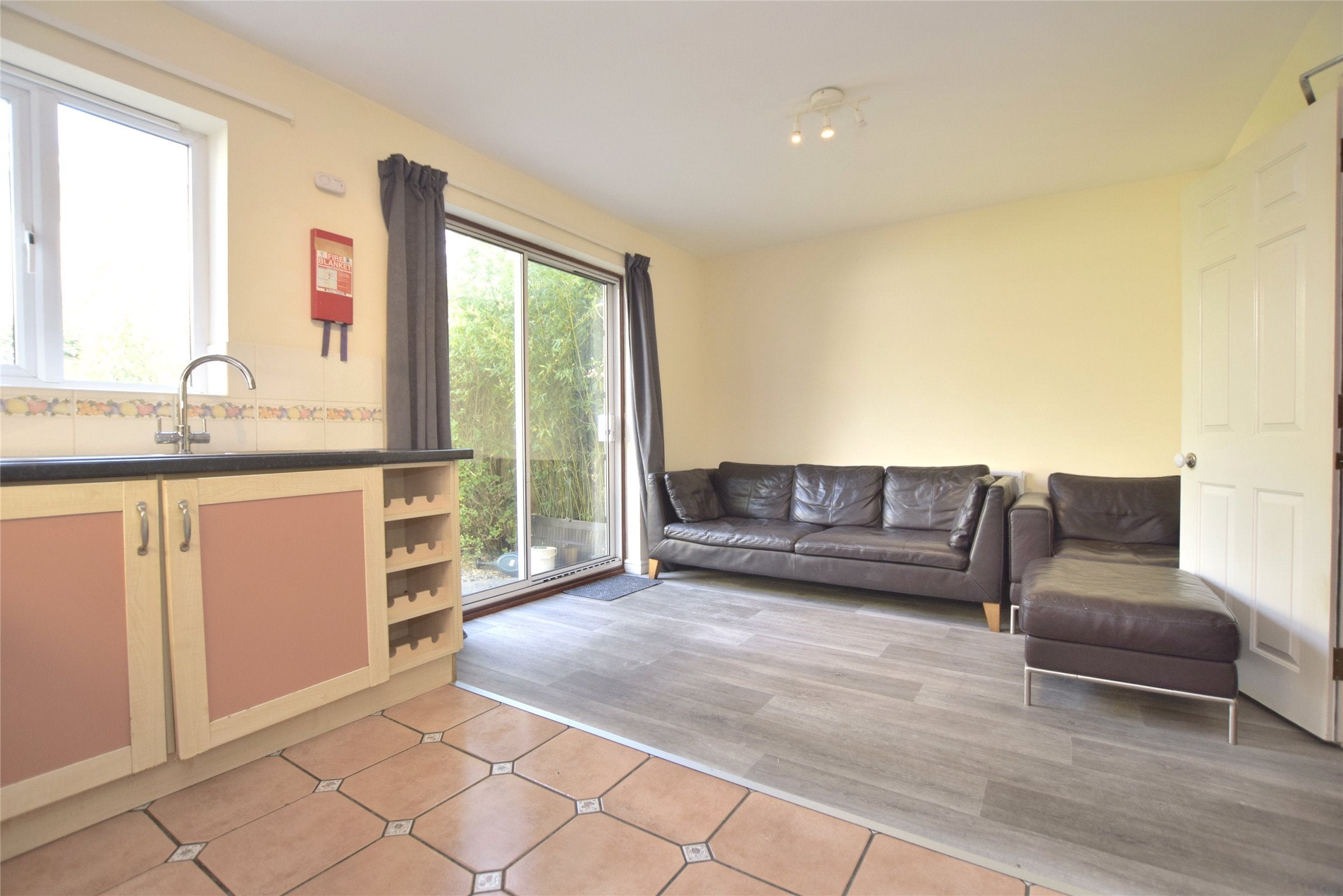 Room Sheldons Court in Cheltenham