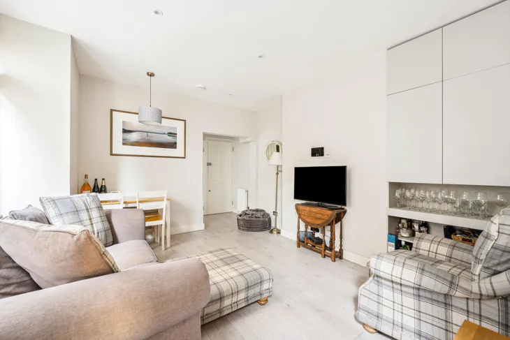Flat Coverton Road in Greater London