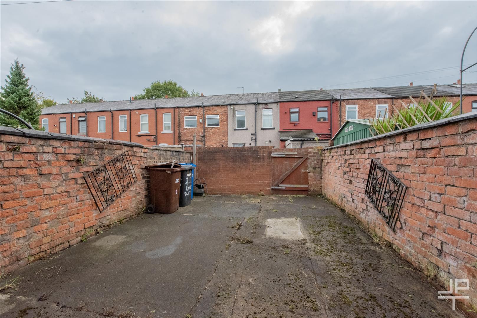 House Knowsley Street in Leigh