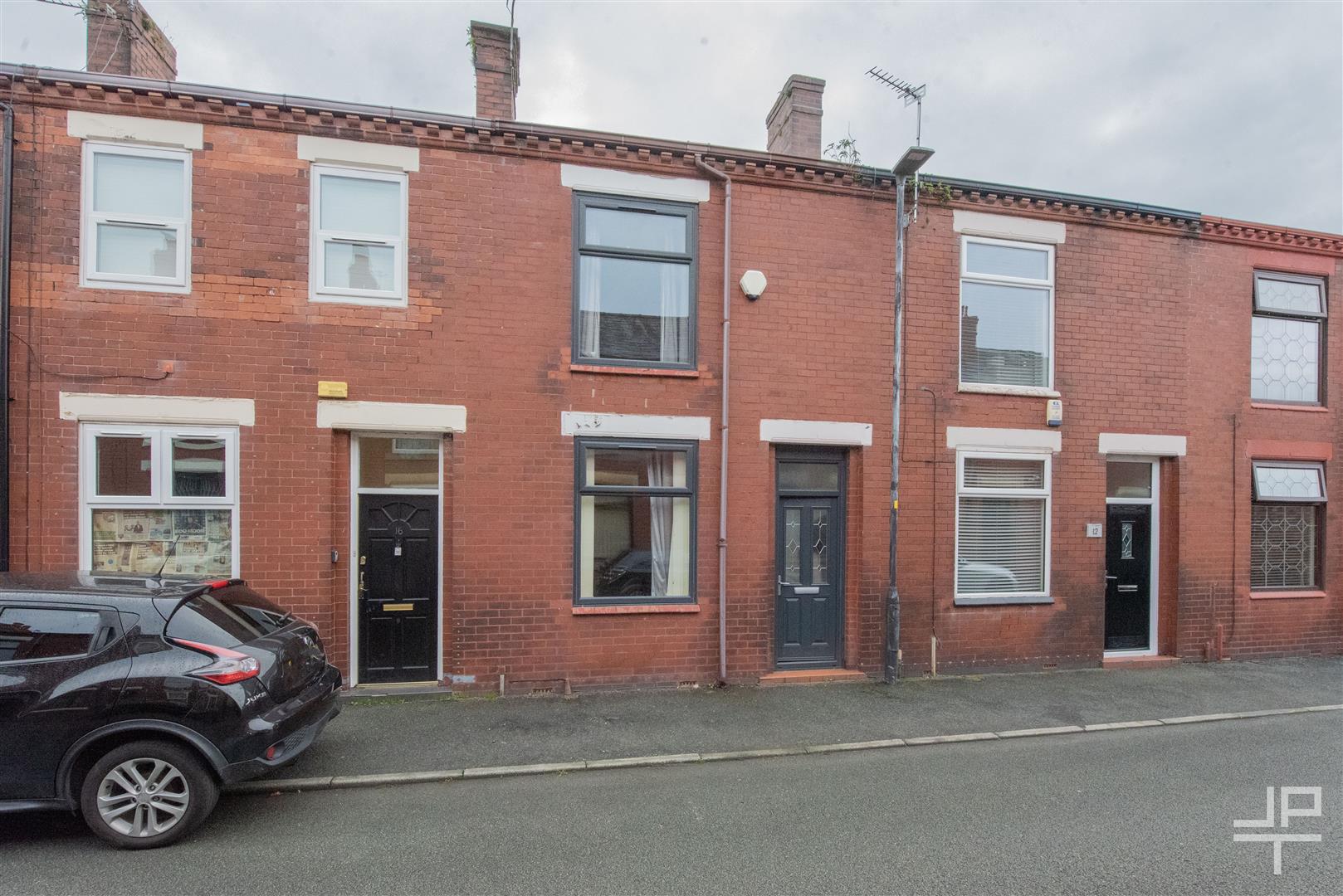 House Knowsley Street in Leigh