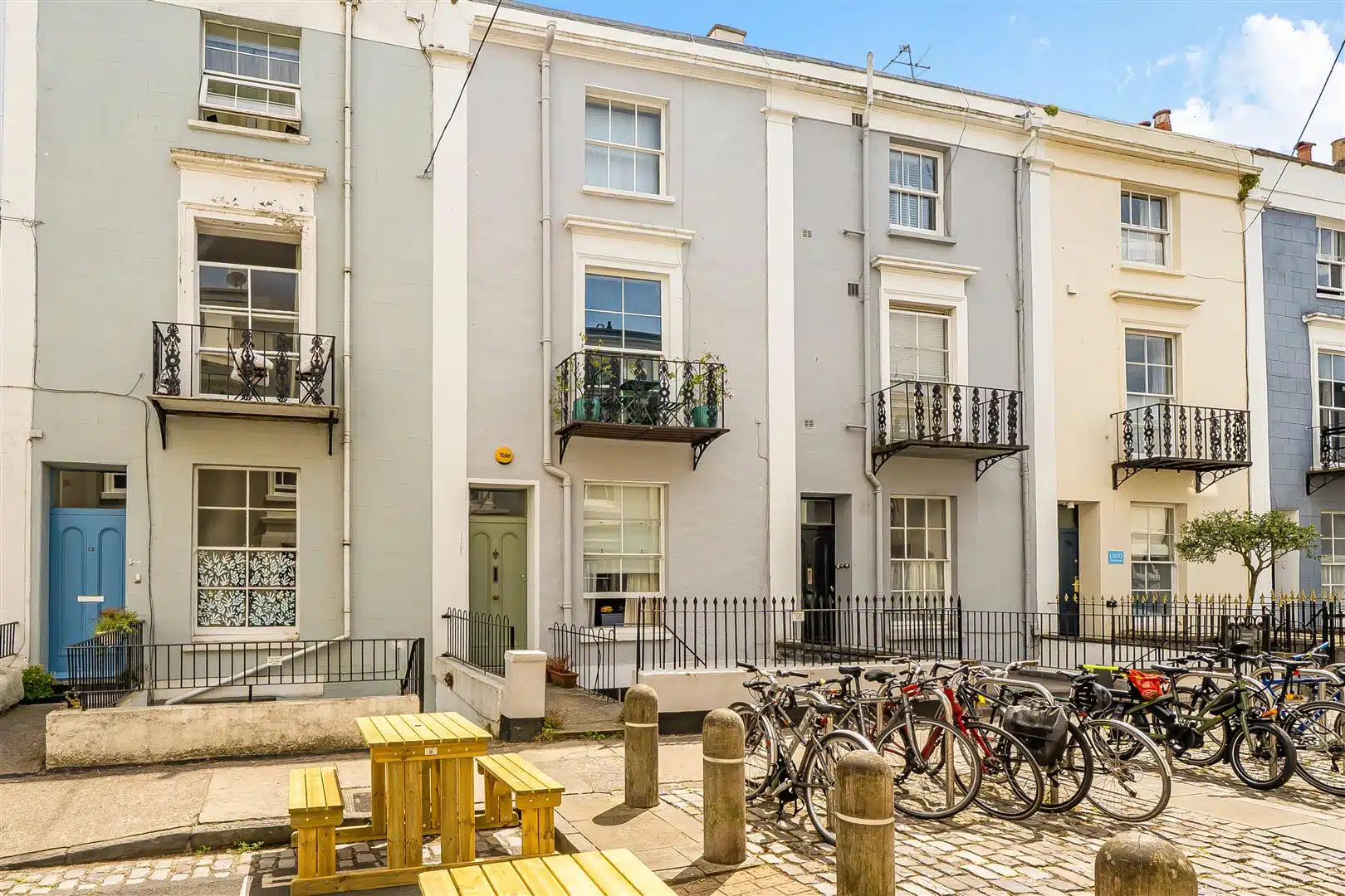 Flat Redland Road in Bristol