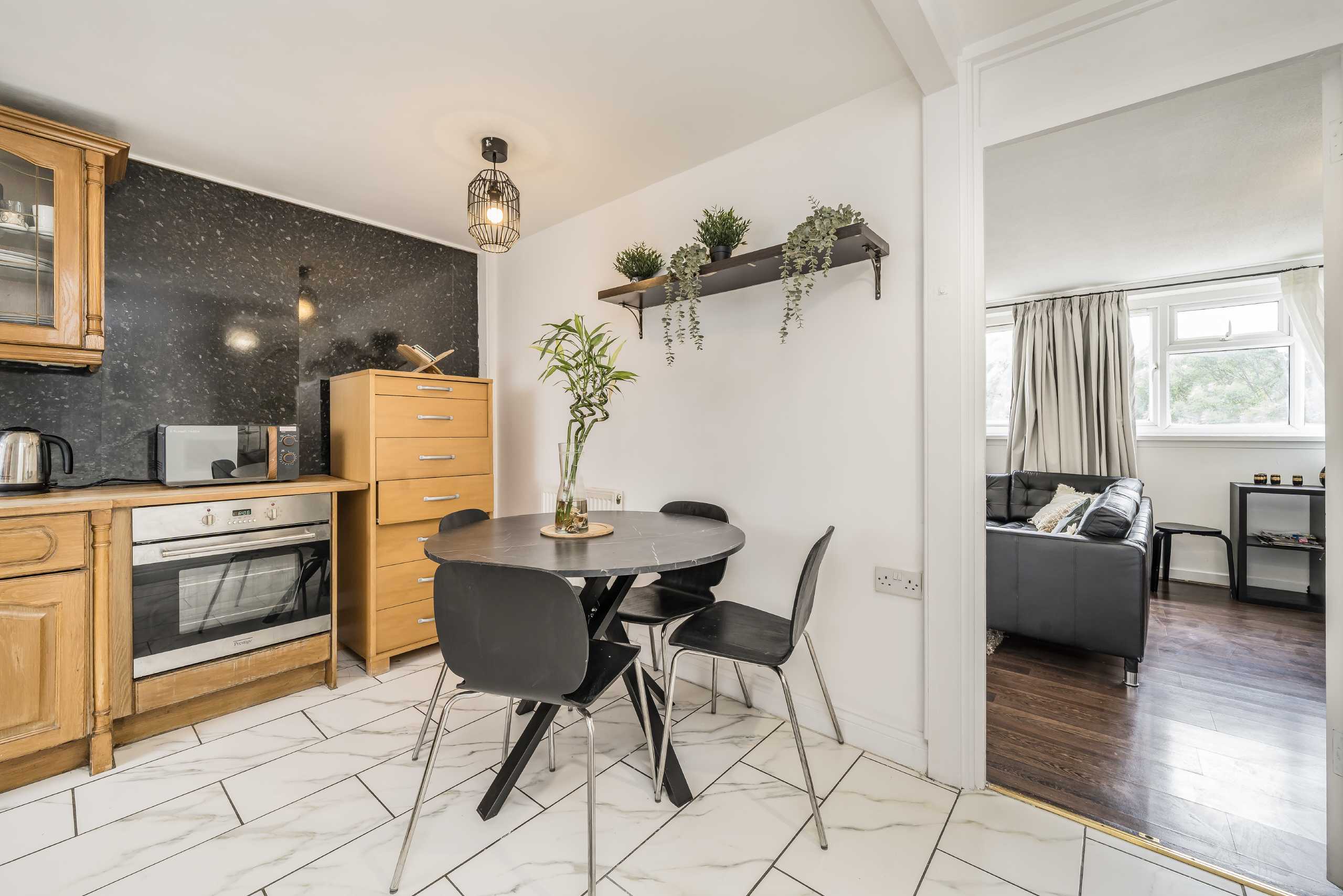 Flat Trinity Way in Greater London