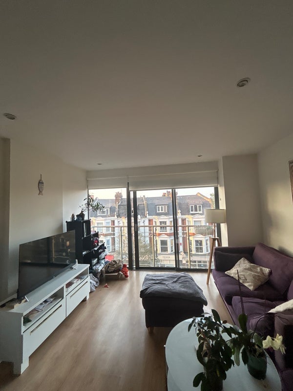 Room Upper Richmond Road in Greater London