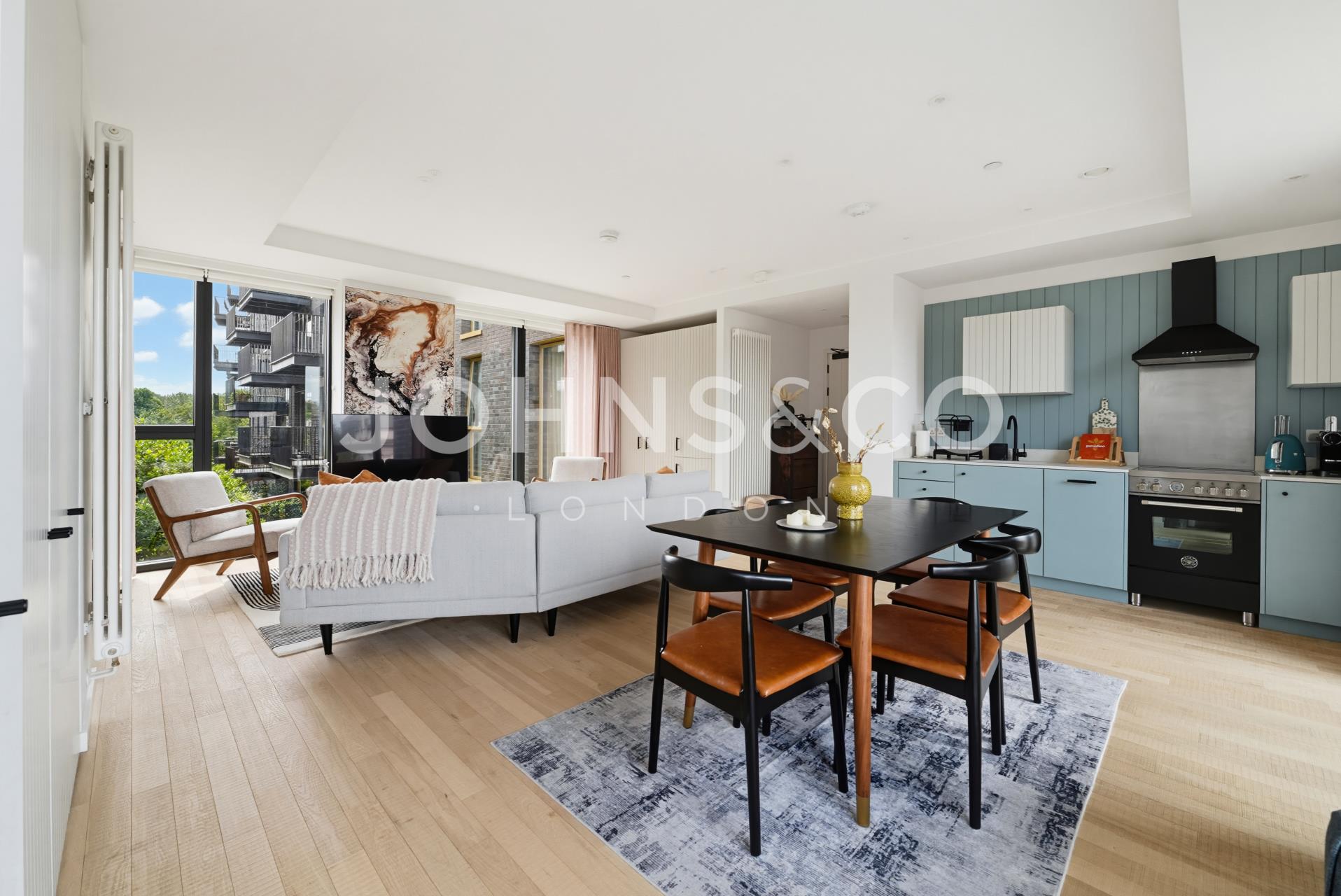Flat Bradshaw Yard in Greater London