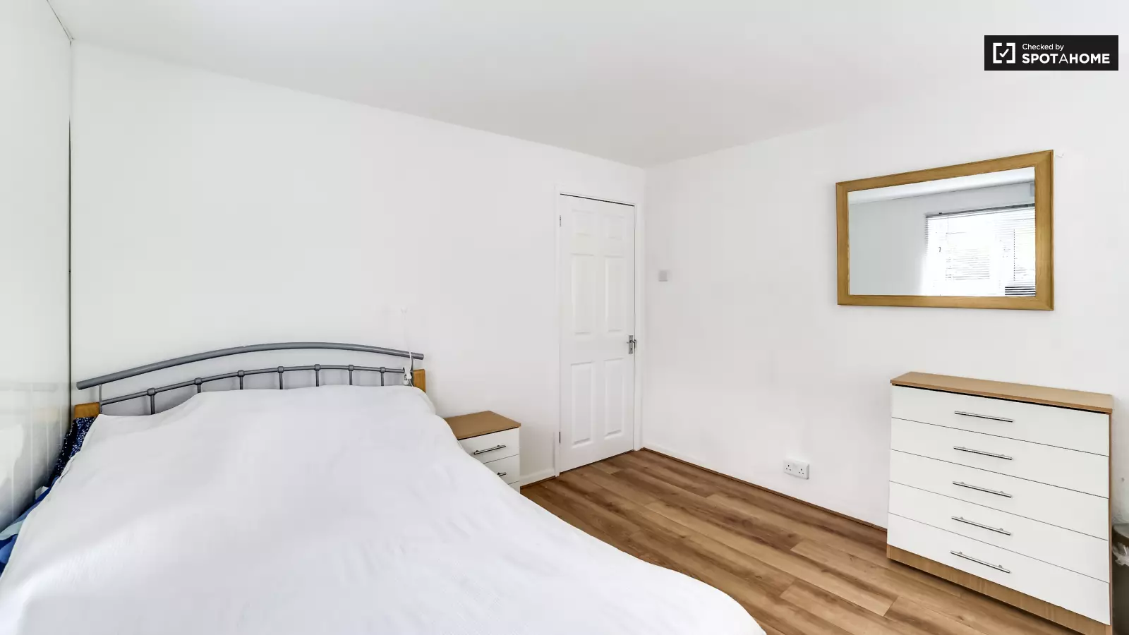 Flat Barnby Square in Greater London
