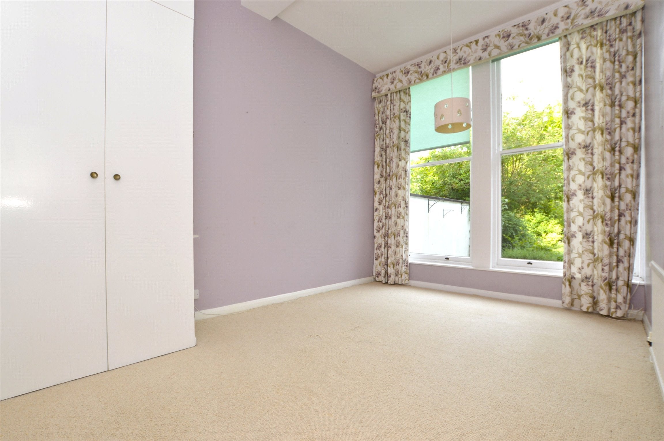 Flat Pixham Lane in Mole Valley