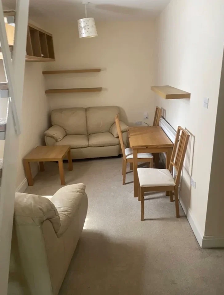 Flat Waller Avenue in Luton