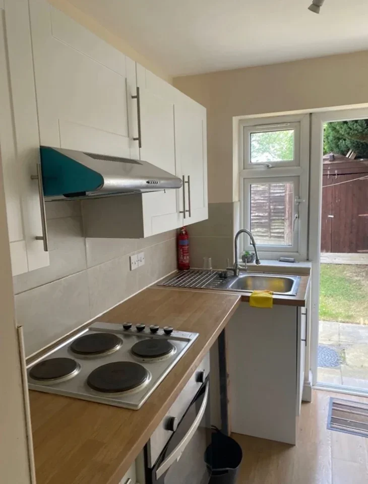 Flat Waller Avenue in Luton