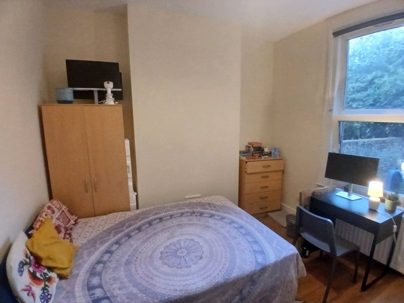 Room Wedmore Gardens in Greater London
