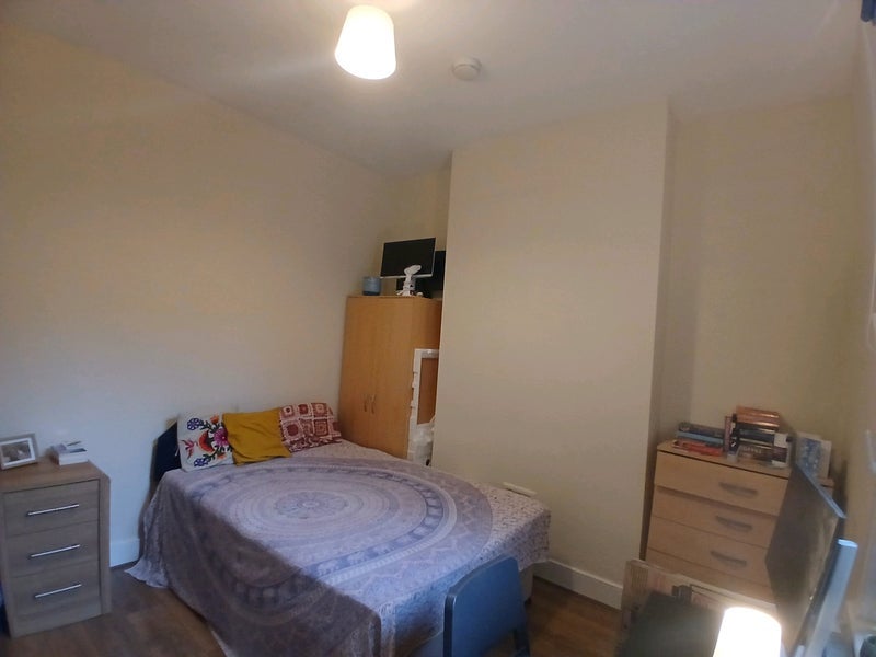 Room Wedmore Gardens in Greater London