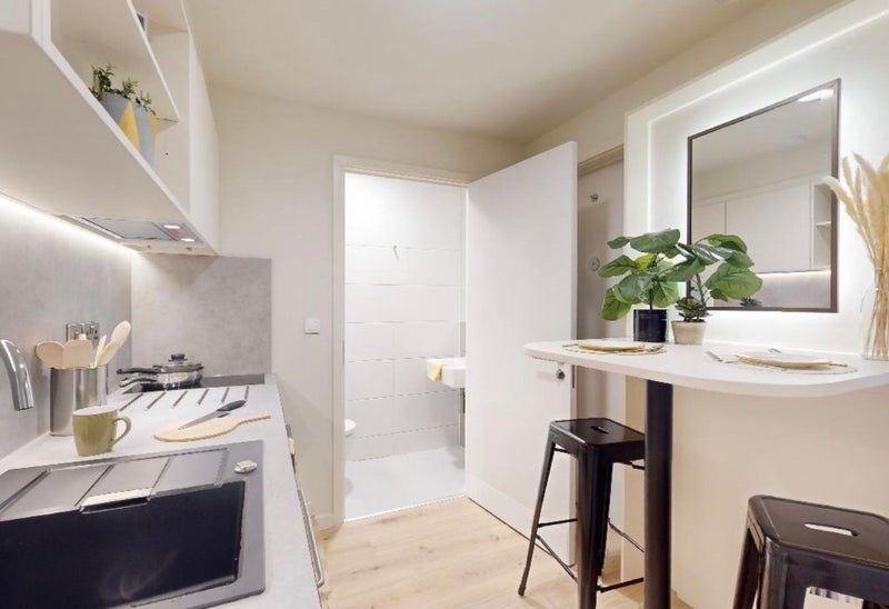 Flat Hatfields in Greater London