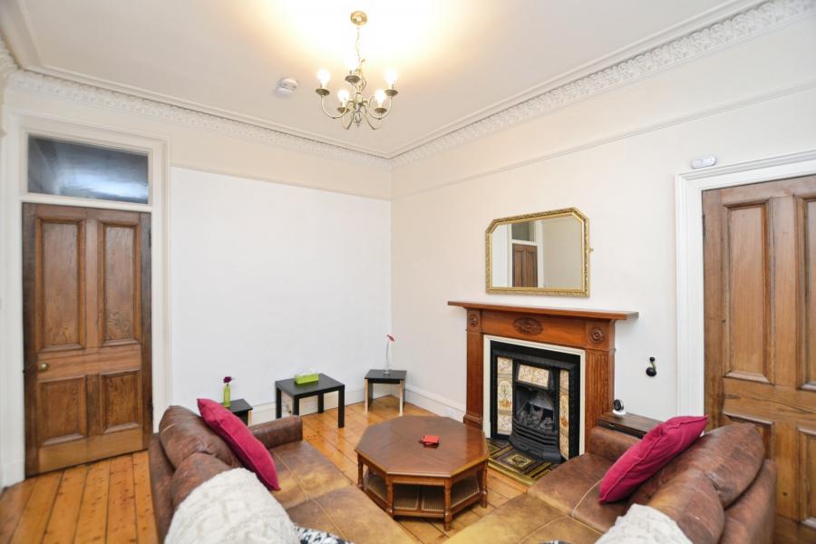 Flat Comely Bank Place in City of Edinburgh