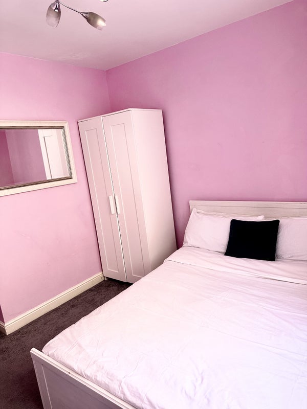 Room Hartington Road in Greater London