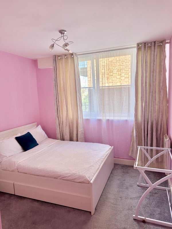 Room Hartington Road in Greater London