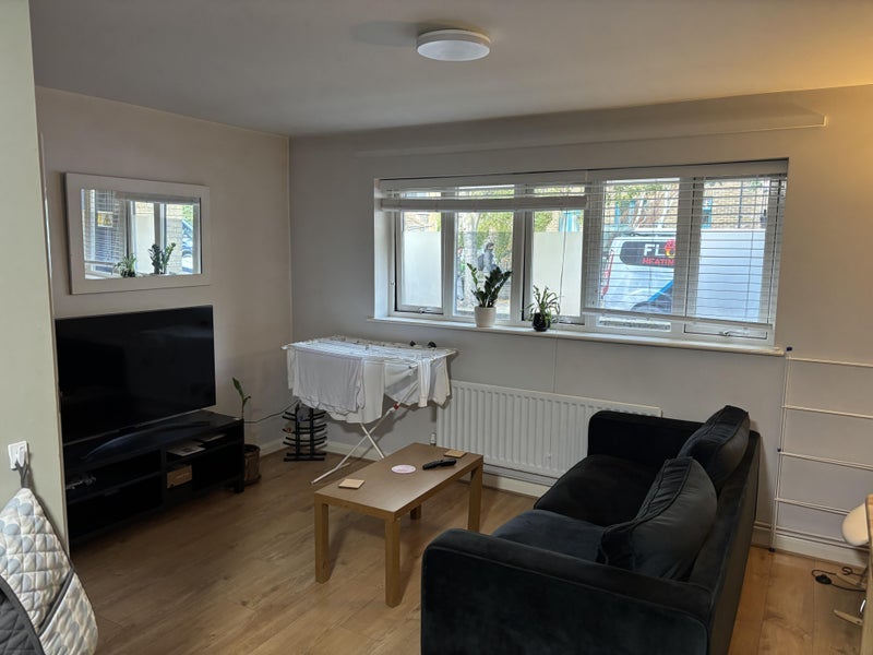 Room Matthias Road in Greater London