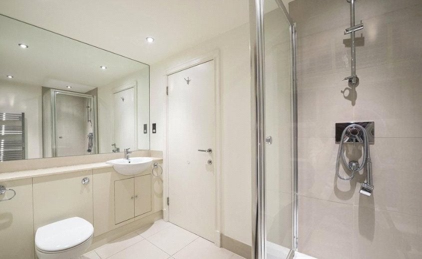 Flat Fulham Road in Greater London