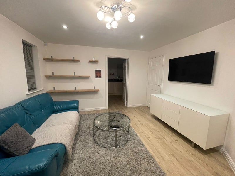 Room Beech Tree Avenue in Leeds