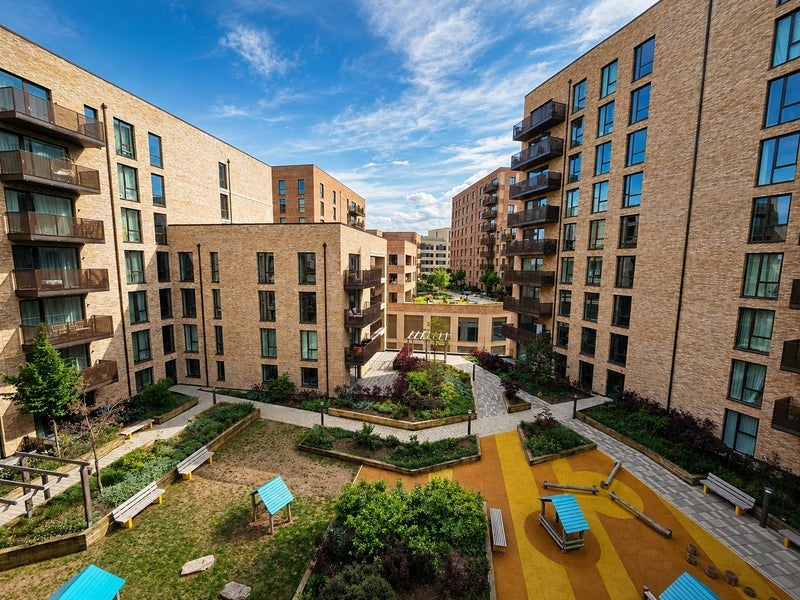 Flat Town Place in Greater London