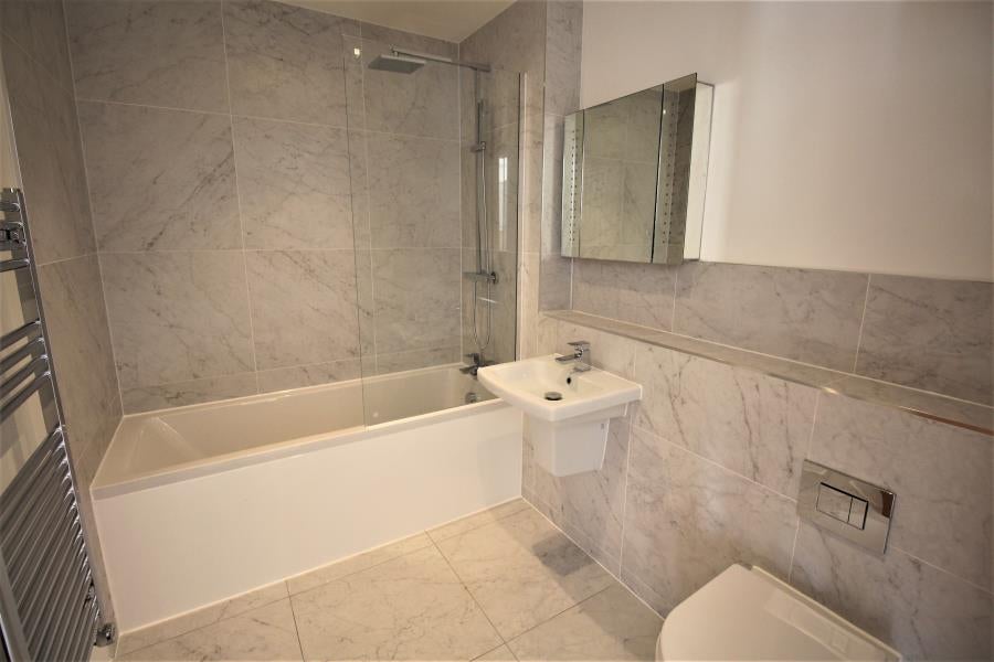 Flat Goldsworth Road in Woking