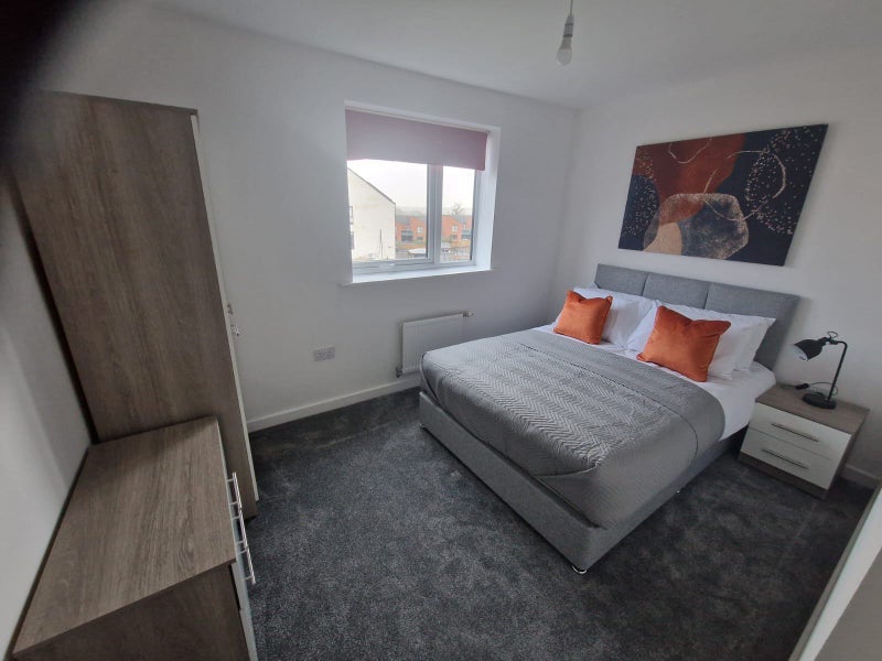 Room Falstaff Crescent in Sheffield