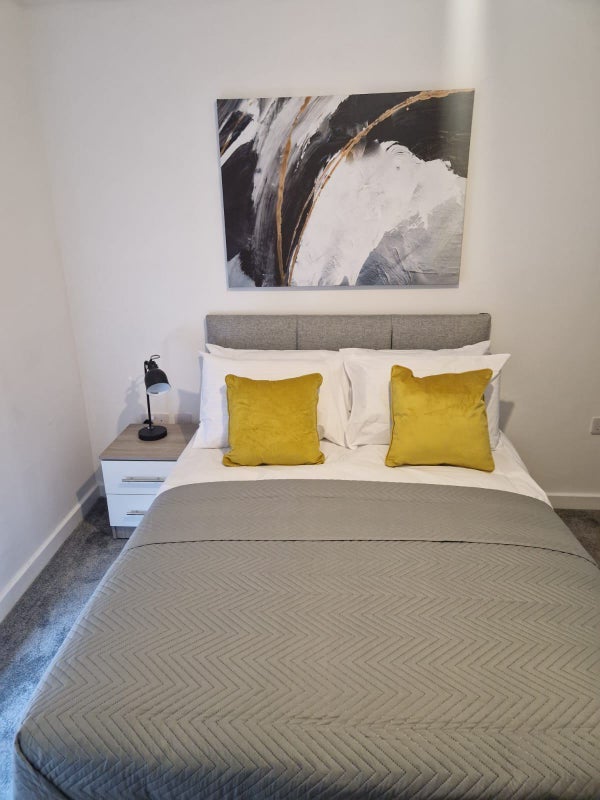 Room Falstaff Crescent in Sheffield